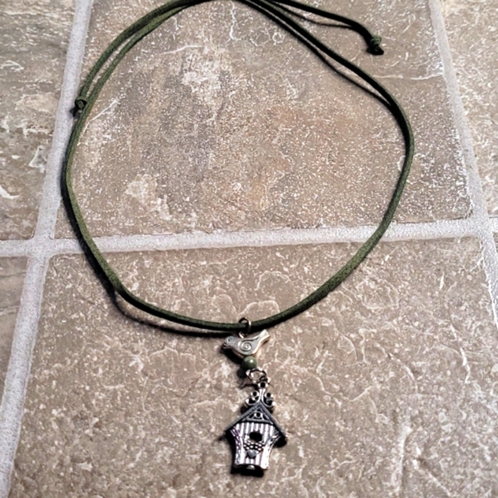 🐦HAND-CRAFTED NECKLACE
